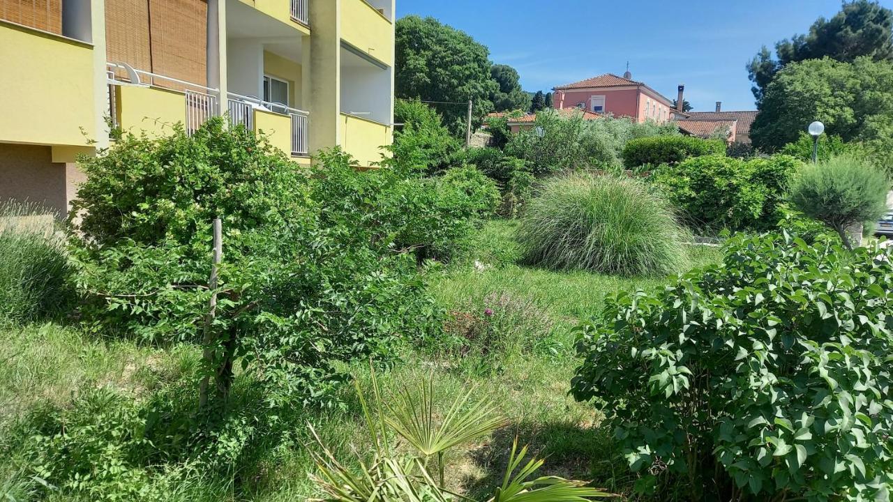 Apartment Sara - Cres Exterior photo